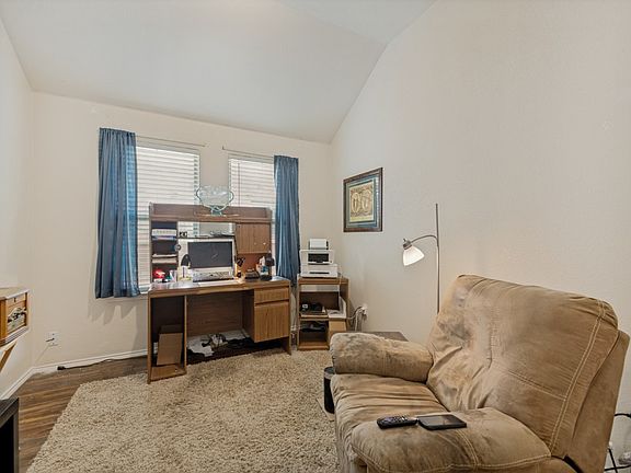 5th image of 2936 Montrose Trl