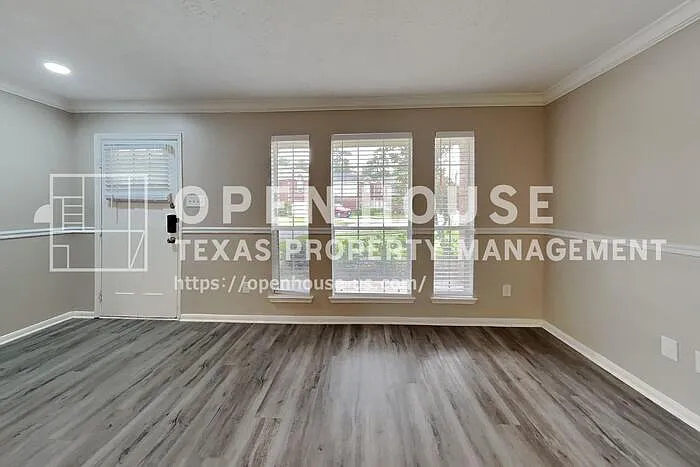 21884 Whispering Forest Dr — Photo 3