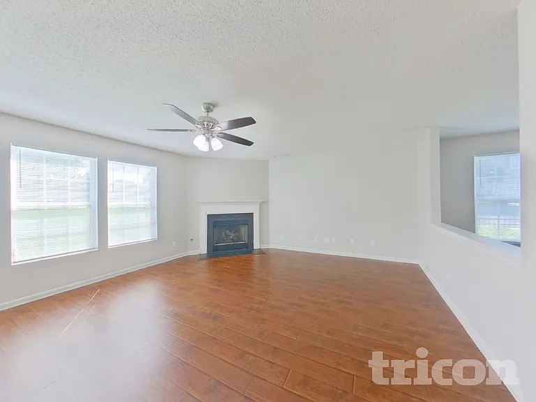 5104 Mintvale Dr — Photo 2