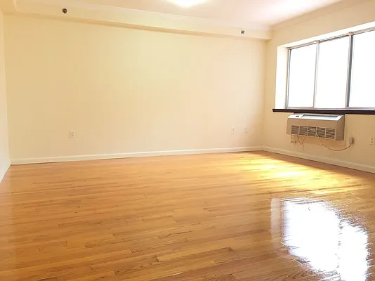 Rented by Ian Alexander Realty Group LLC | media 14