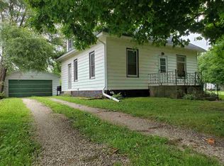 118 E Herriman Ave, Wadena, IA 52169