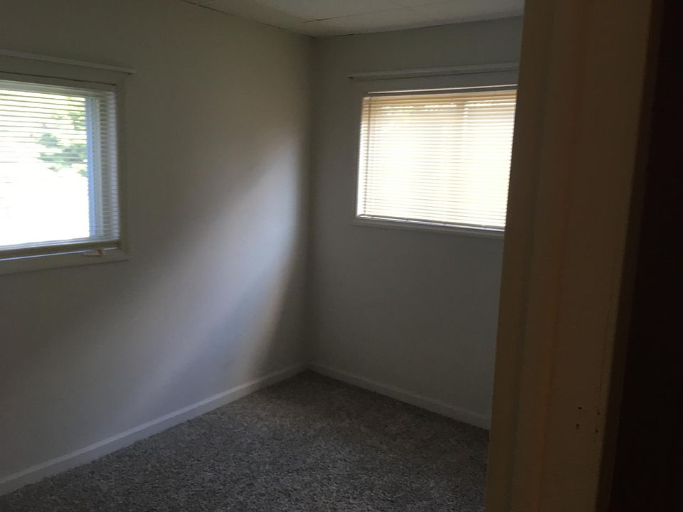 1st image of 713 Lincoln St