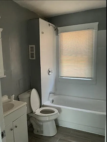 9302 Adams Ave - Unit 2 — Photo 3