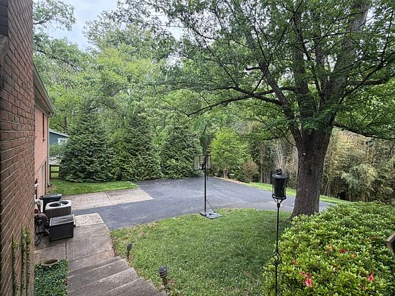 5th image of 2713 Farmington Pl