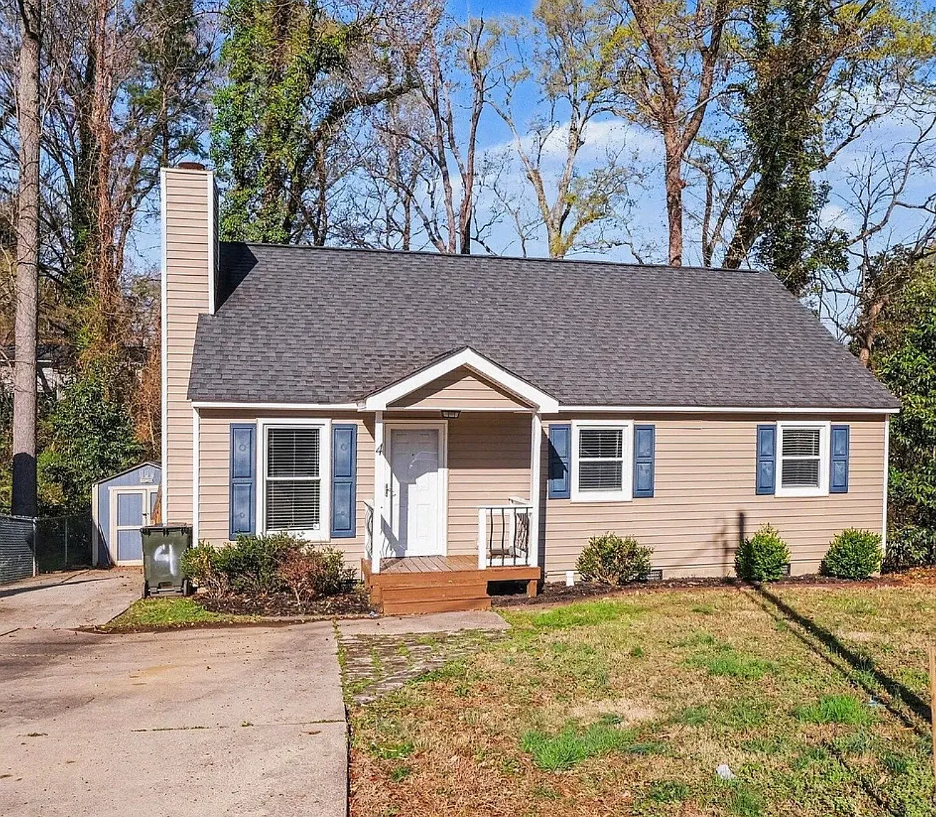 3 bed, 1064 sqft, $2,100 — Photo 1