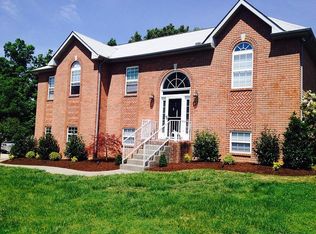 1002 Steven Ct, Cottontown, TN 37048