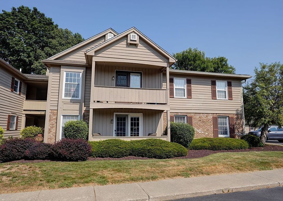 1st image of 33 Wood Creek Dr