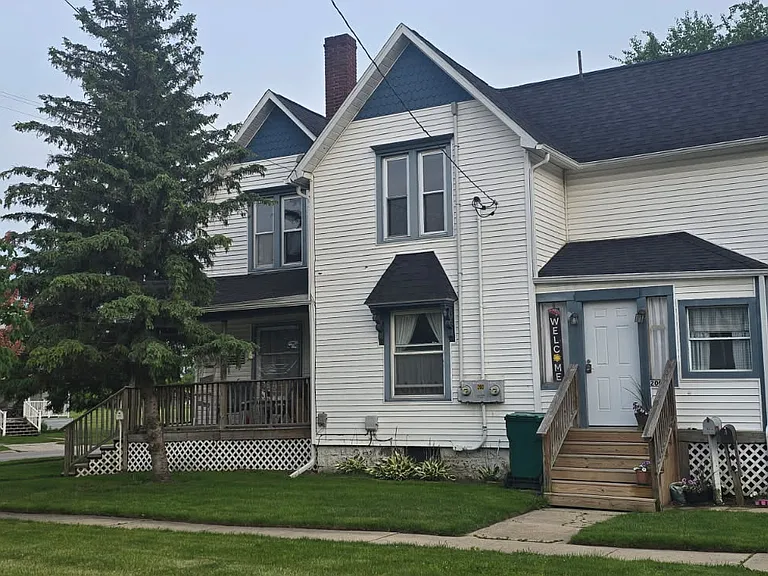 200 S Oak St #B — Photo 10