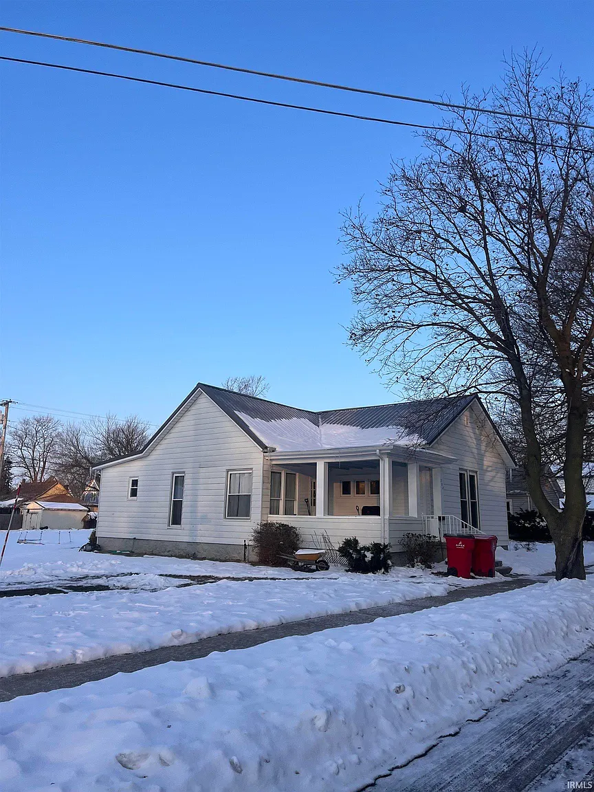 202 N Maple St photo 1