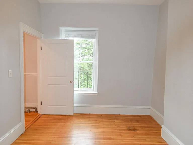 22 Mount Vernon St — Photo 8