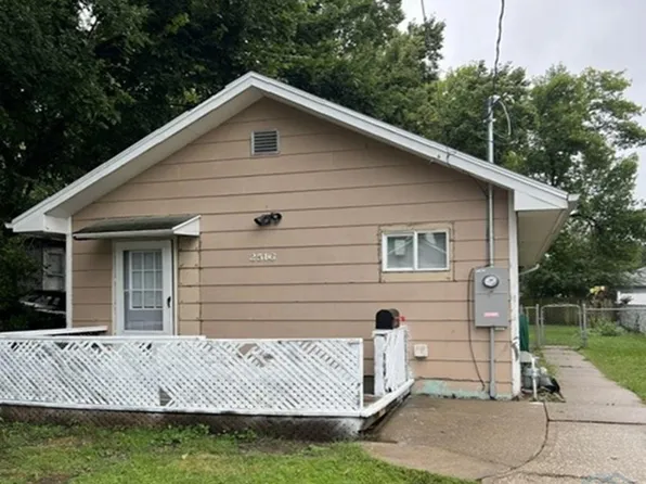 2516 W 6th St, Sioux City, IA 51103