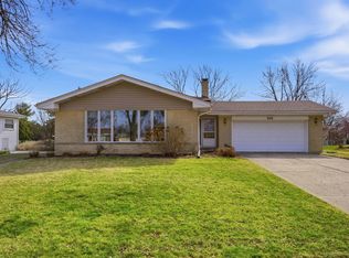 701 Preston Ln, Schaumburg, IL 60193