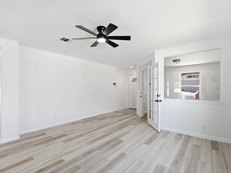 110 Capistrano Dr — Photo 10