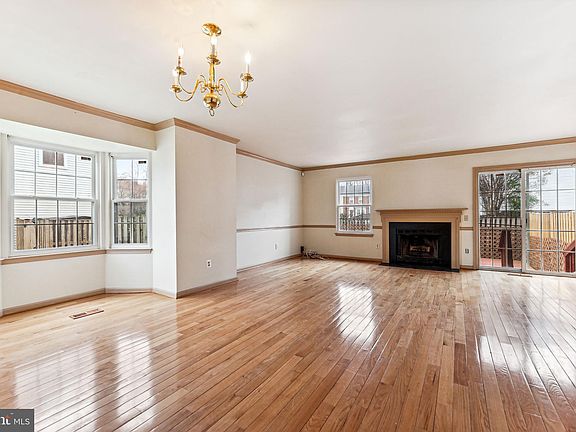 4th image of 17883 Lounsbery Dr