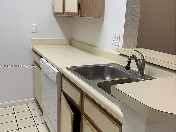 5th image of 2811 N Oakland Forest Dr APT 303