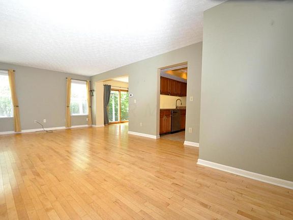 3rd image of 3143 Alderbrook Dr
