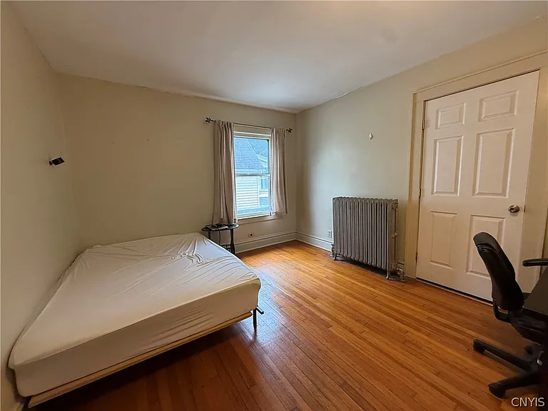936 Lancaster Ave — Photo 22
