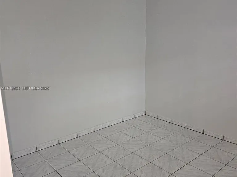 215 30th St #22 — Photo 19