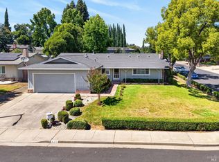 437 Valencia Ln, Vacaville, CA 95688