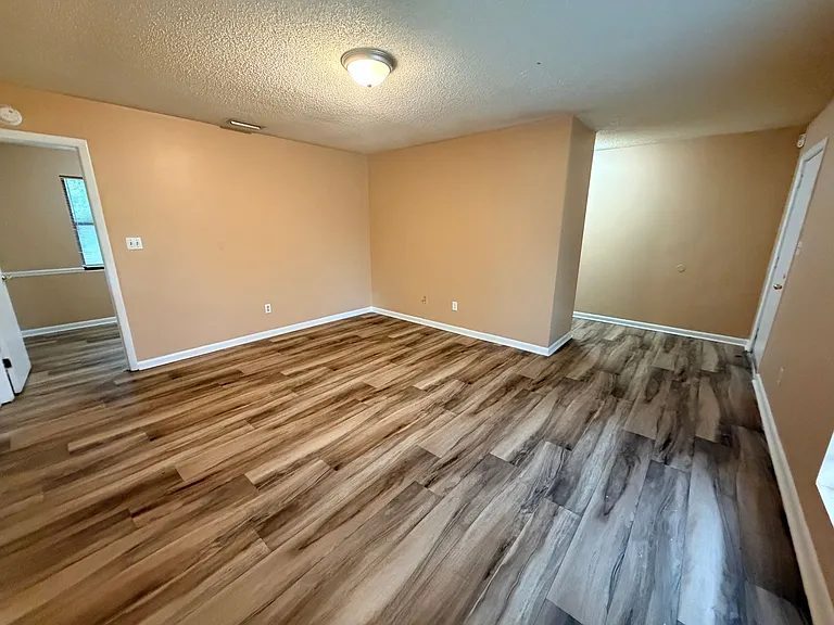1235 Ponderosa Dr — Photo 4