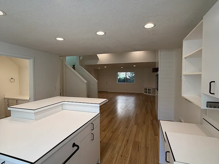 1050 NE Butler Market Rd #20 — Photo 14
