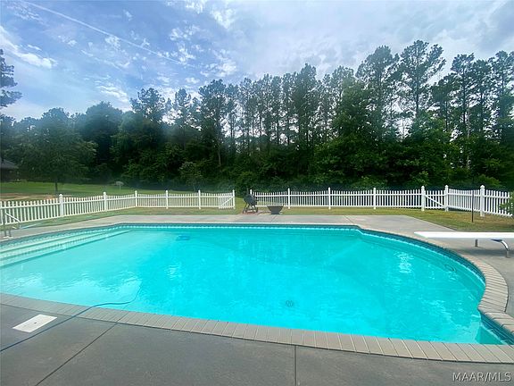 4th image of 145 Forest Hill Rd