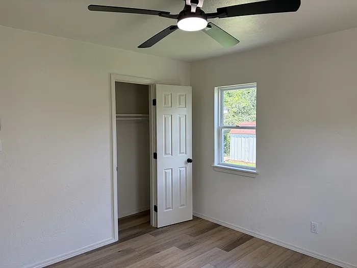 411 Showalter Dr — Photo 16