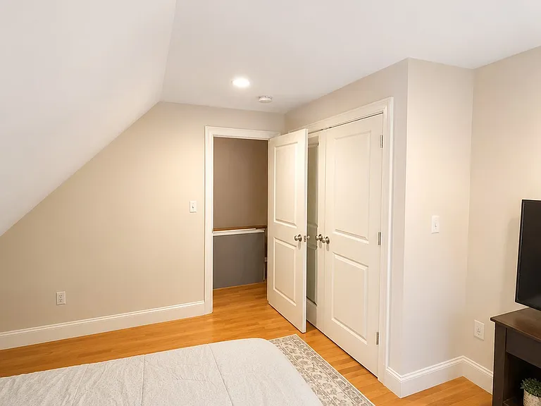 25 Lothrop St #2 — Photo 9