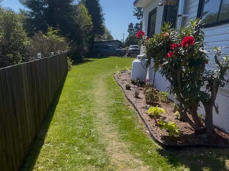 1398 Oregon Ave — Photo 49