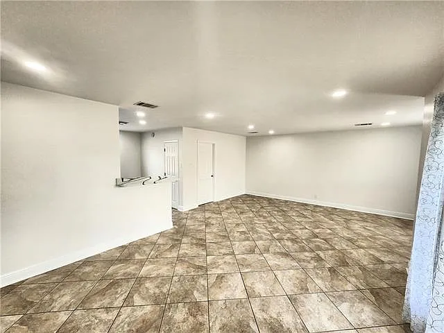 3 bed, 2.0 bath, 1476 sqft, $2,200 — Photo 3