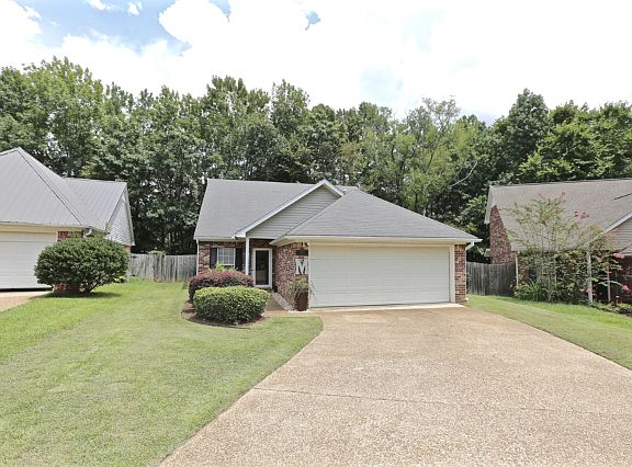 2nd image of 1213 Arbor Hill Dr