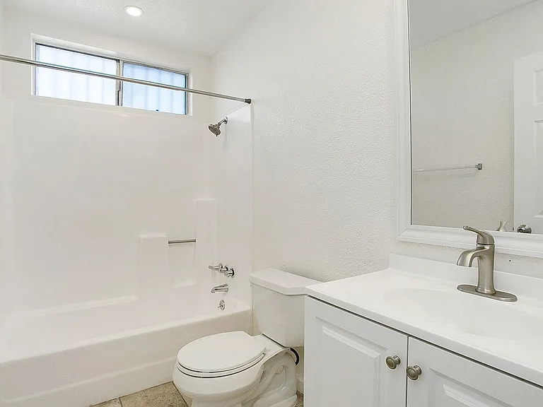 Linden Avenue Triplex — Photo 13
