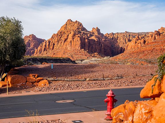 2nd image of 3052 Snow Canyon Pkwy