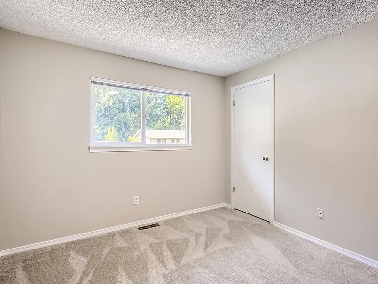 10616 164th Ave NE — Photo 12
