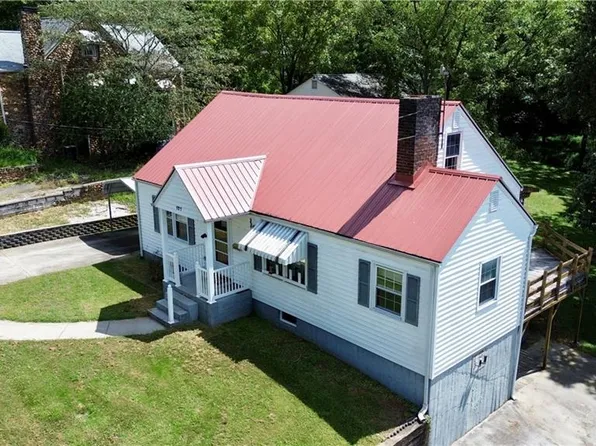 127 Young St, Elkin, NC 28621