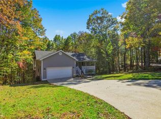 622 Spring Crest Rd, Cleveland, GA 30528