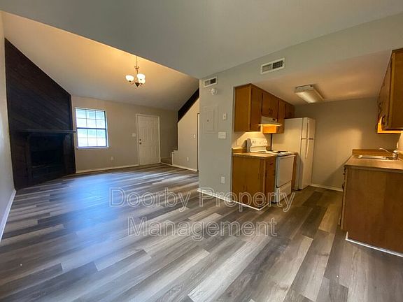 4th image of 3610 Glendon Dr #B