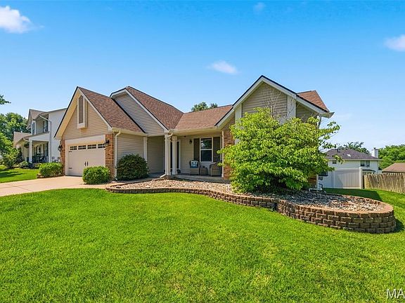 4th image of 33 Georgetown Cir