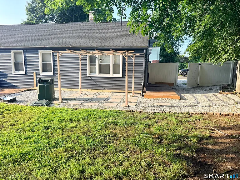 68 Alexander Dr — Photo 5