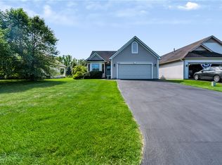 1212 Waterbrook Xing, Webster, NY 14580