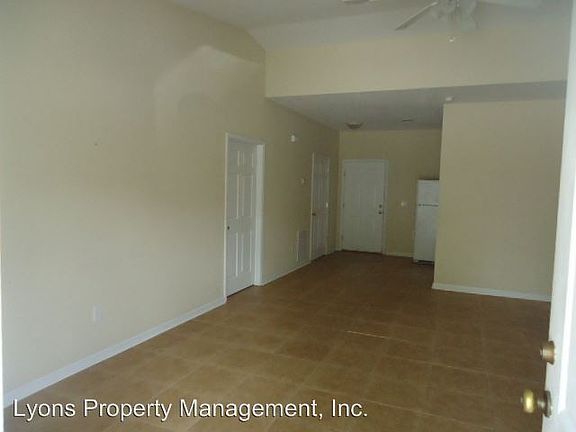 2nd image of 1305 Breckenridge Dr APT 6