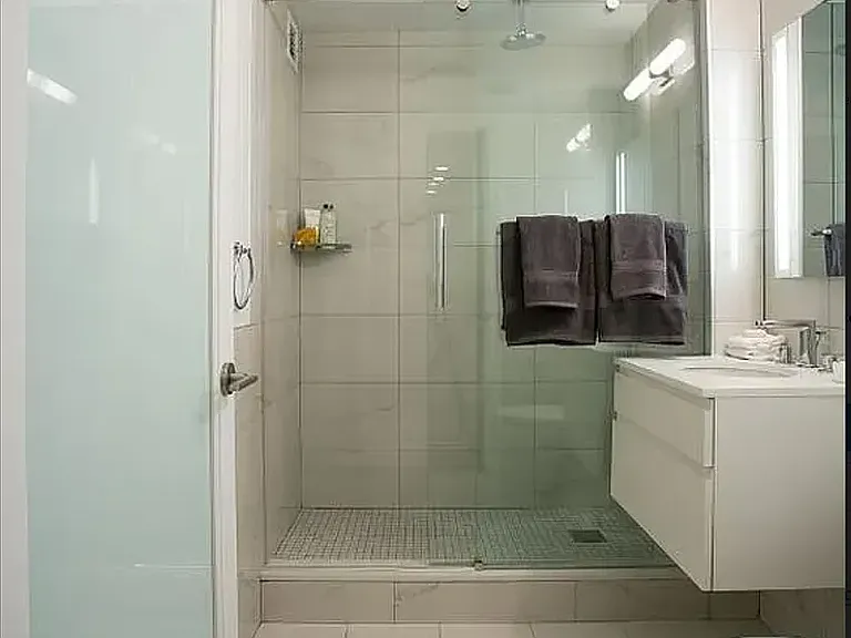 311 W 50th St #3E — Photo 5