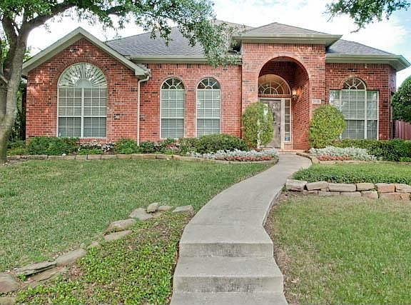 2nd image of 3115 Stonehenge Dr
