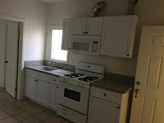 4th image of 327 W Pacific Coast Hwy APT 06