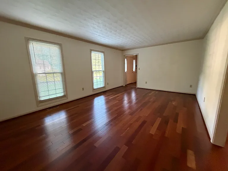 5206 Meadow Creek Dr — Photo 14
