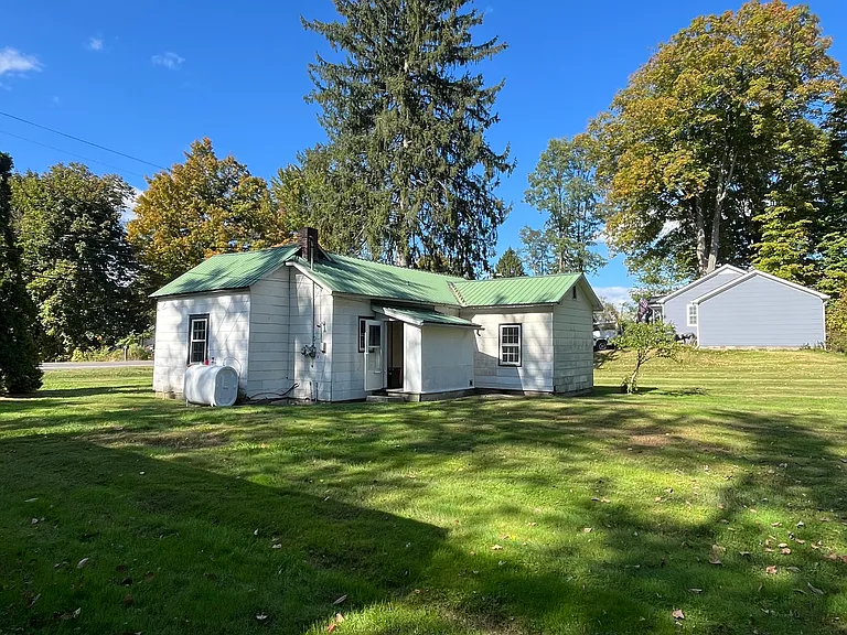 2112 State Route 32 — Photo 16