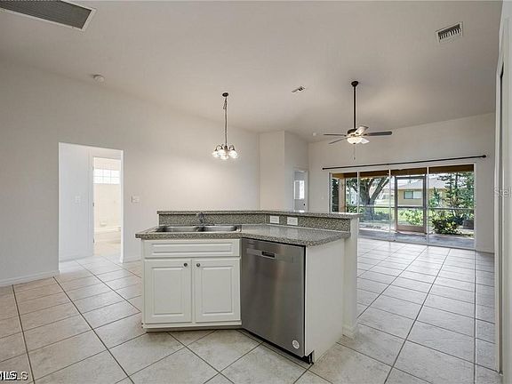 3rd image of 4522/4524 SW 7th Pl
