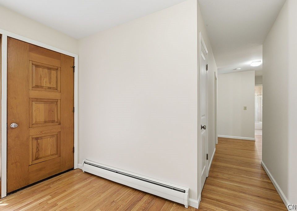 1st image of 17 Ardencrest Rd