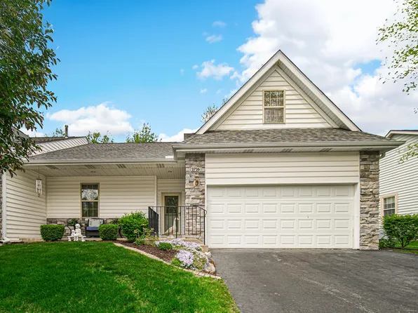 2726 White Pine Cir, Valparaiso, IN 46383