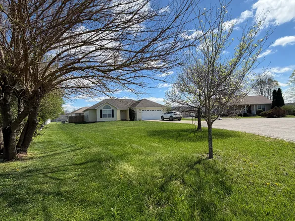 (undisclosed Address), Berea, KY 40403